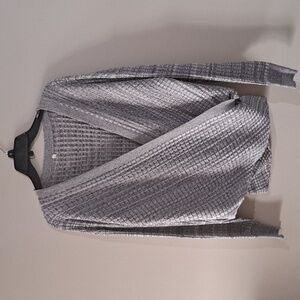 Crossover lightweight sweater